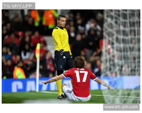 实时新闻深圳足球队进攻战术解析与球员表现深度剖析